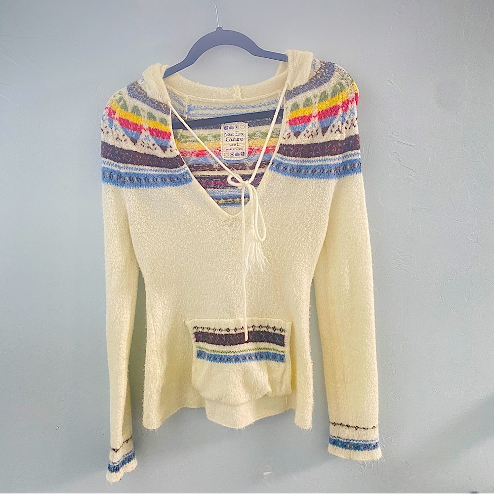 Next Era Couture Juniors Large Cream Sweater with hoodie, pouch